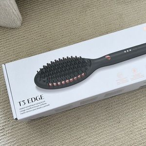 Brand New In Box T3 Edge Heated Smoothing Styling Brush